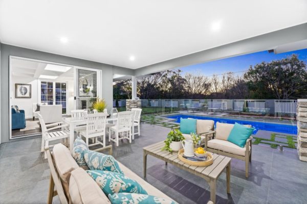 coatal hampton house design outdoor living areas and pool side